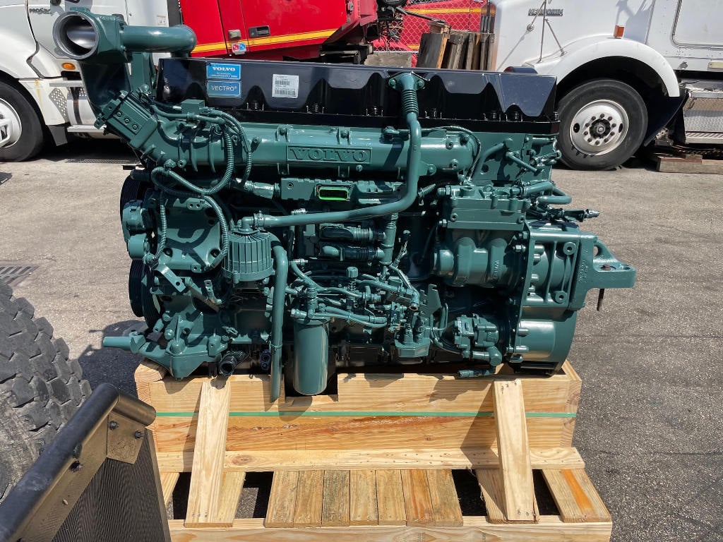 2013 VOLVO D13 ENGINE 2