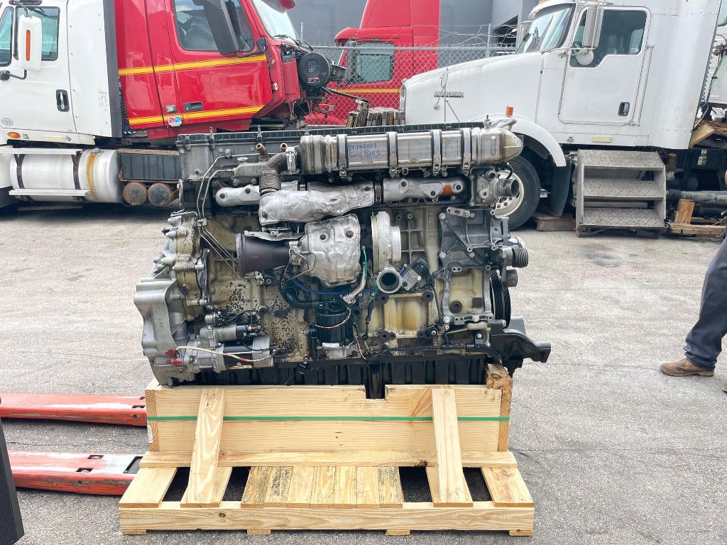 2013 DETROIT DD15 ENGINE