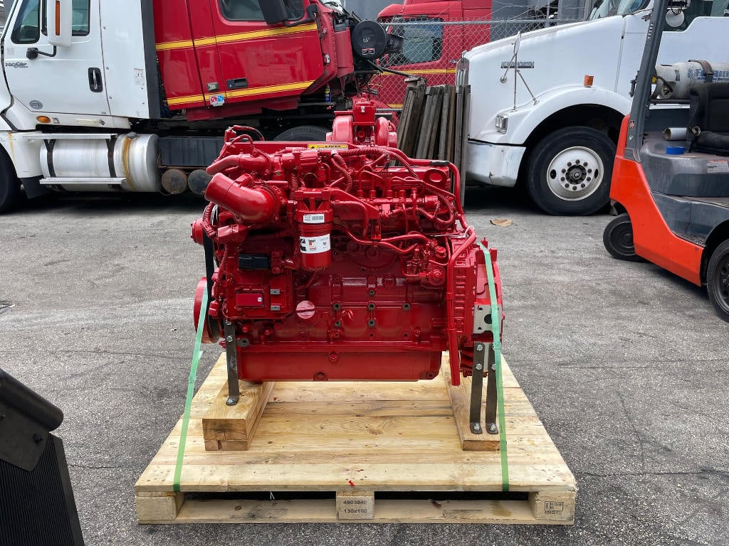 NEW 2015 CUMMINS QSB 6.7 ENGINE