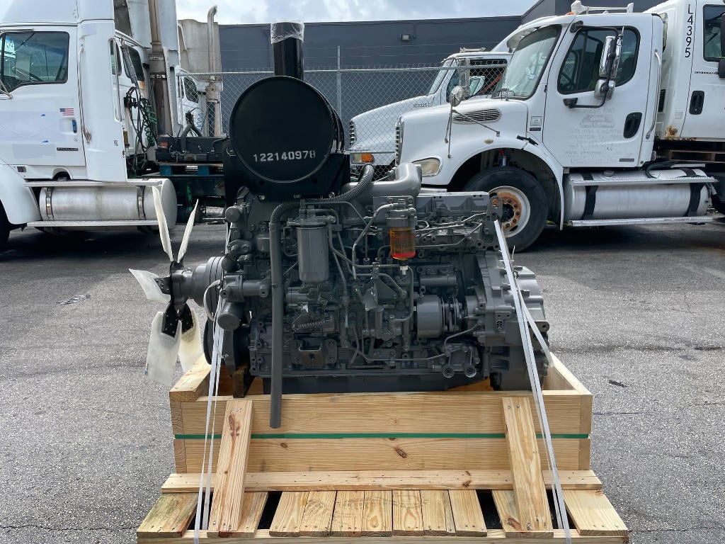 NEW 2011 ISUZU 6HK1 ENGINE 2