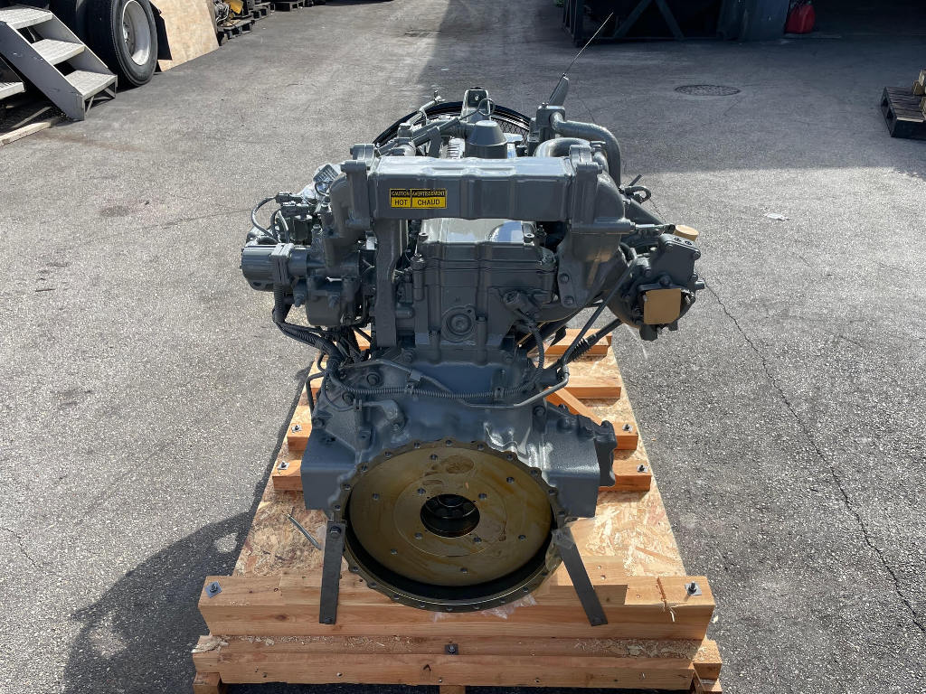 NEW 2015 ISUZU 4HK1X ENGINE 3