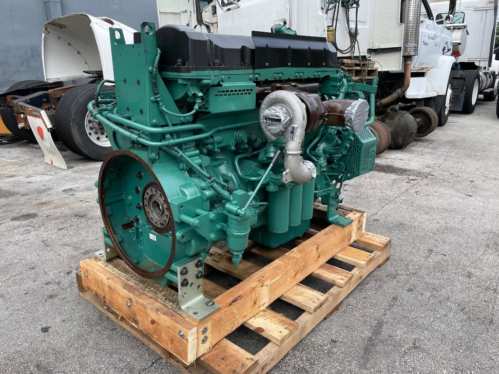 NEW 2011 VOLVO D13 TAD1365VE ENGINE 3