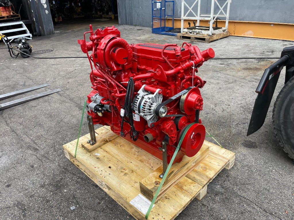 NEW 2015 CUMMINS QSB 6.7 ENGINE 2