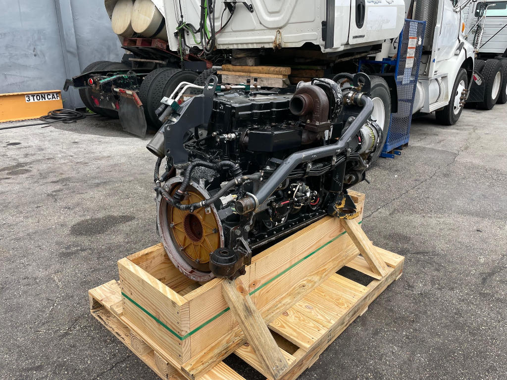 2013 KOMATSU SAA6D107E-1 ENGINE 3