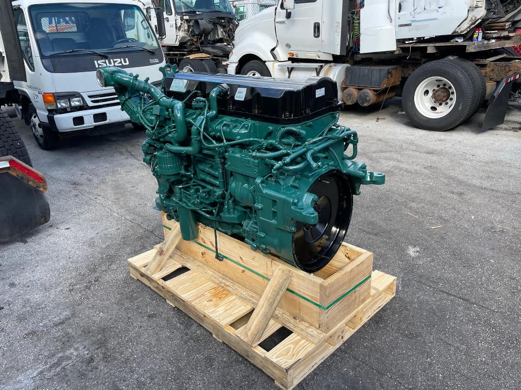 2011 VOLVO D11 ENGINE 3