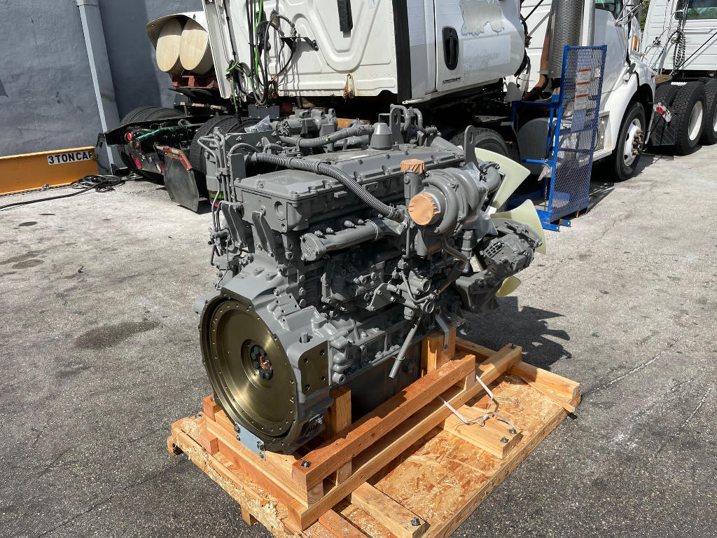 NEW 2015 ISUZU 6UZ1X ENGINE 2