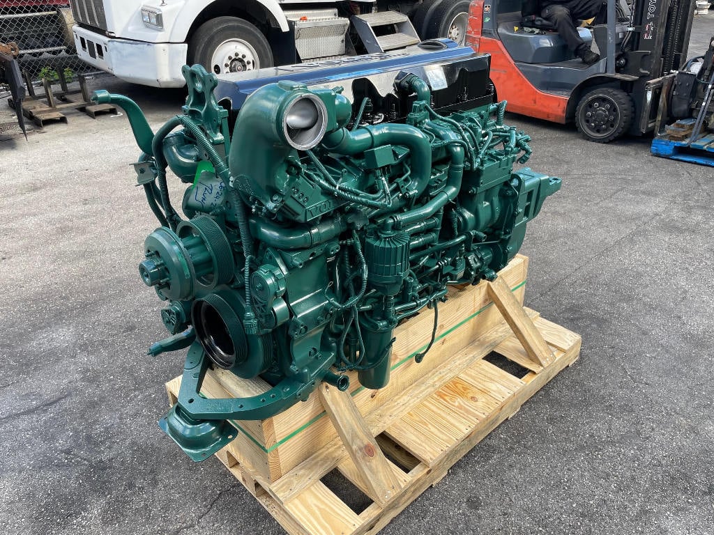 2011 VOLVO D11 ENGINE 2