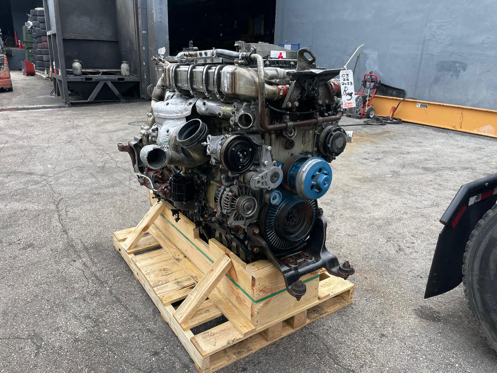 2018 DETROIT DD15 ENGINE