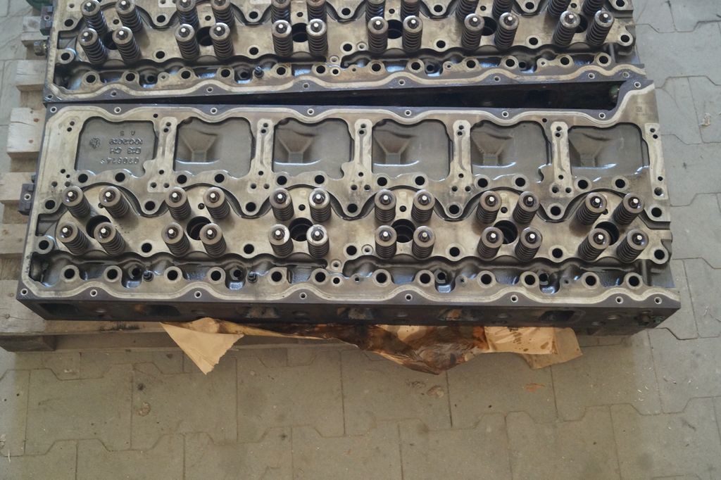 Cylinder head VOLVO FH D13