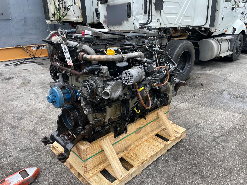 2018 DETROIT DD15 ENGINE 2