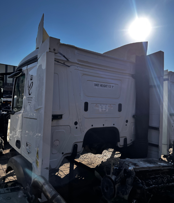 MERCEDES BENZ ACTROS NARROW LOW ROOF CAB 2