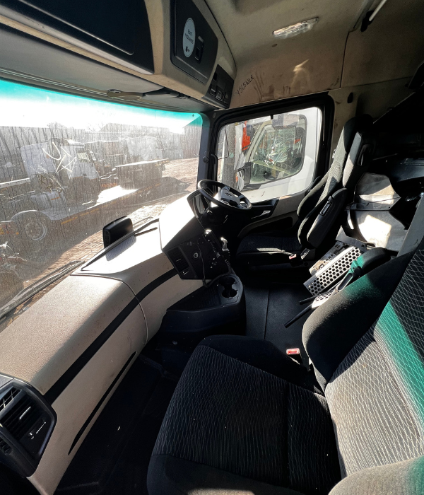 MERCEDES BENZ ACTROS NARROW LOW ROOF CAB 3