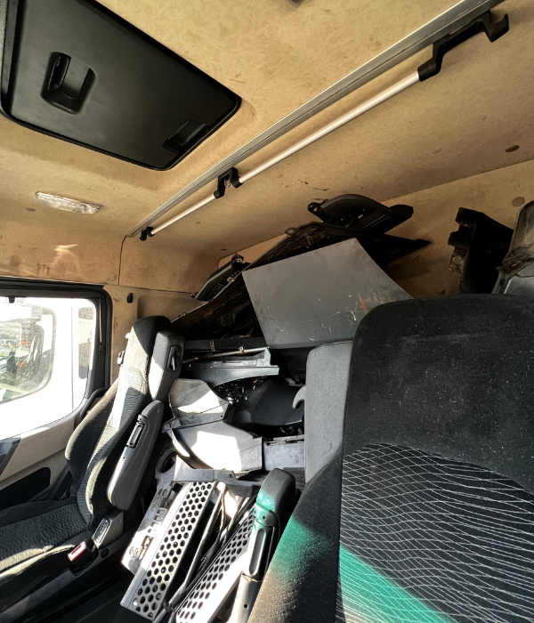 MERCEDES BENZ ACTROS NARROW LOW ROOF CAB 4