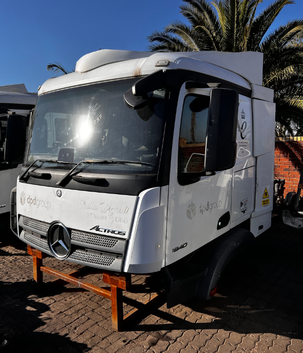 MERCEDES BENZ ACTROS NARROW LOW ROOF CAB 5