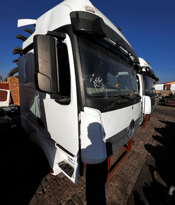 MERCEDES BENZ ACTROS PURE HIGH ROOF CAB