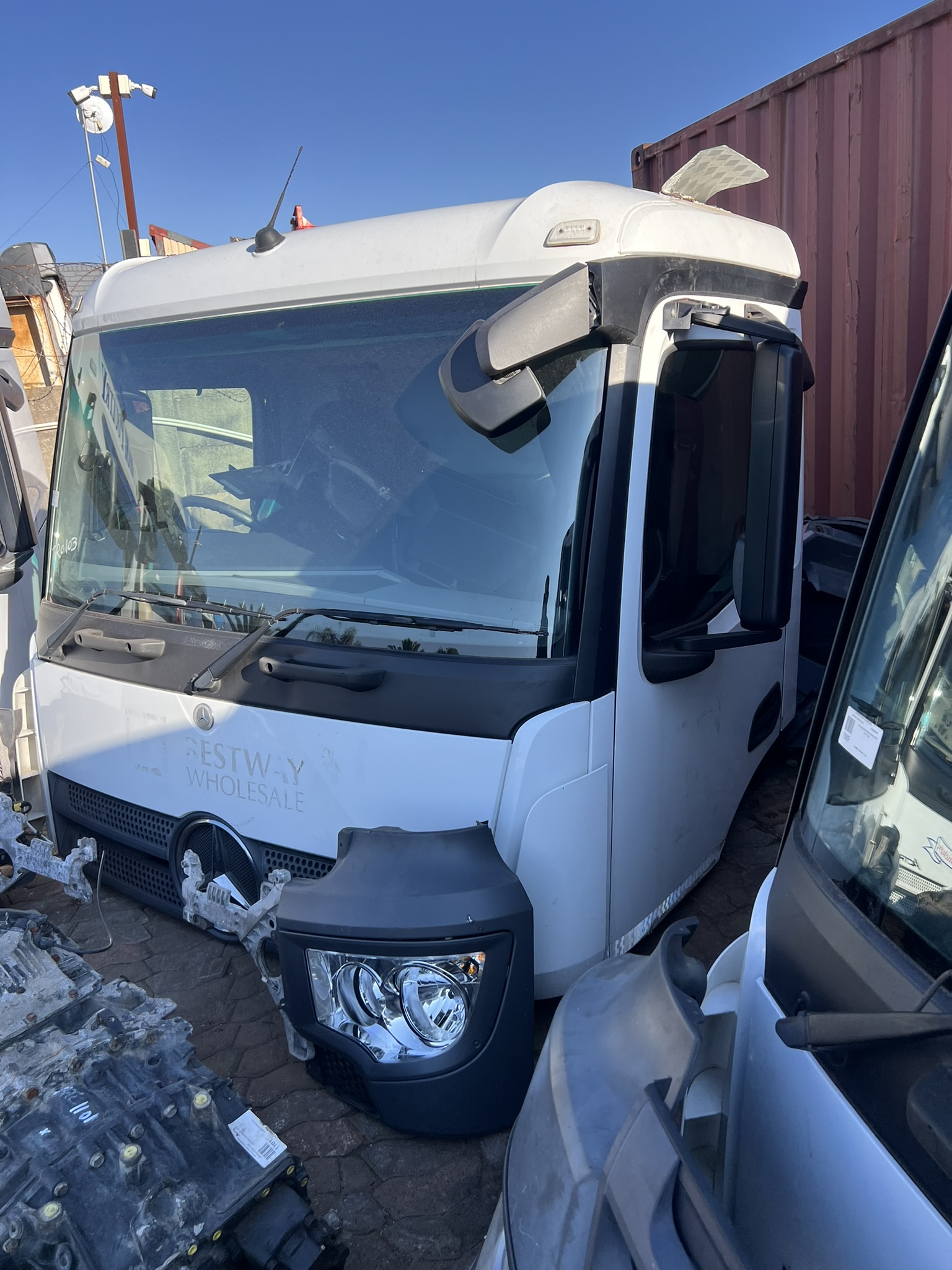 MERCEDES BENZ ANTOS DAY CAB 2