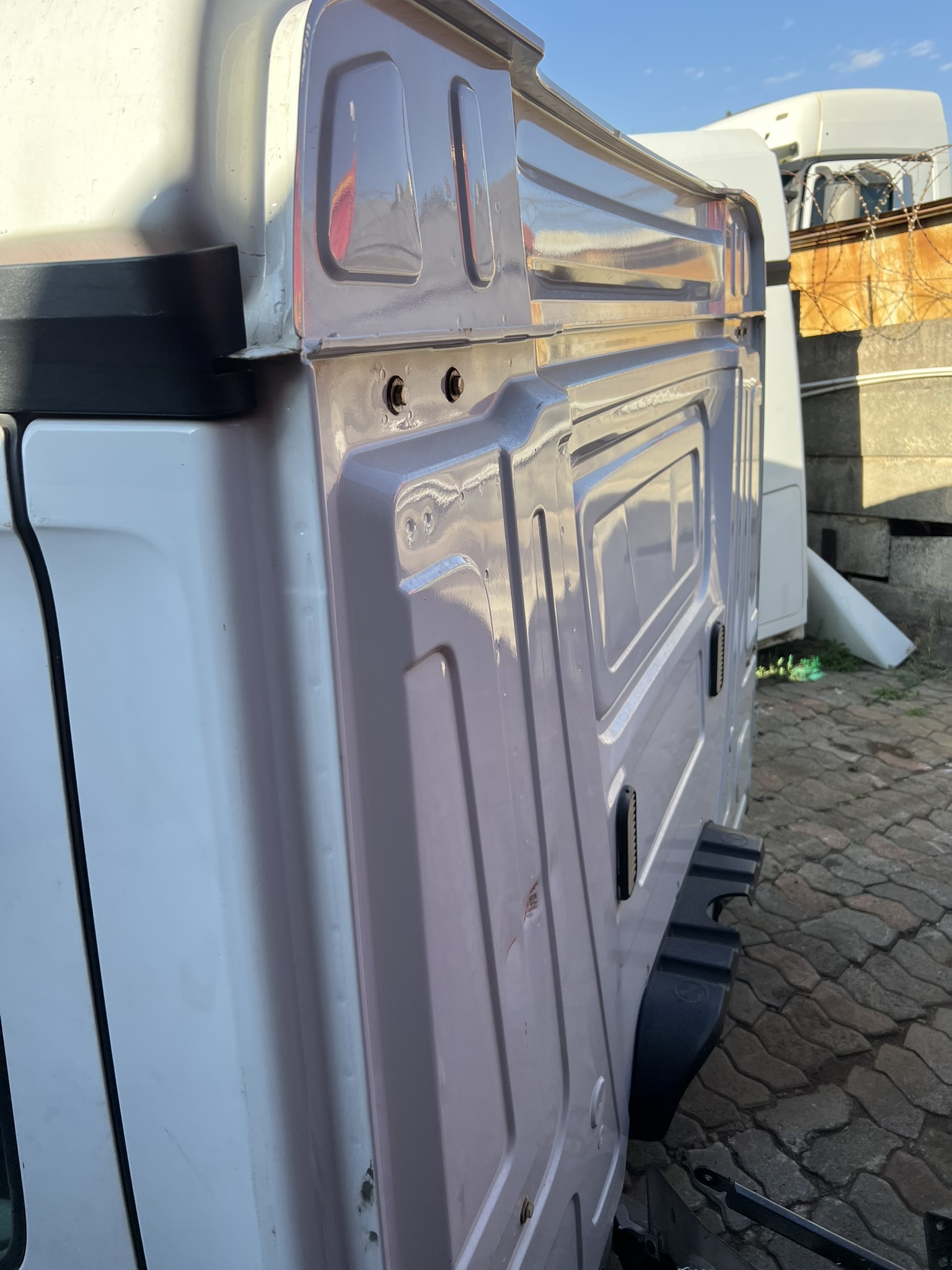 MERCEDES BENZ ANTOS DAY CAB 3