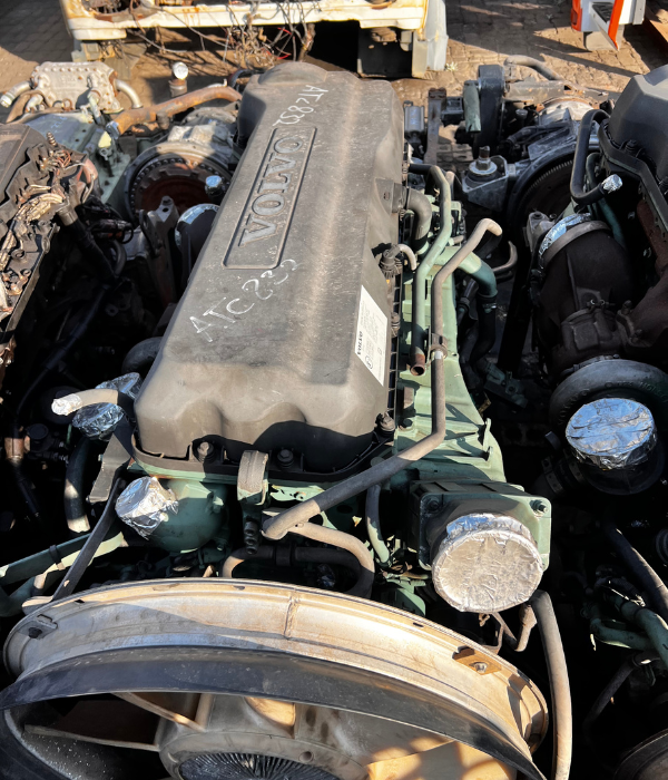 VOLVO D11 ENGINE