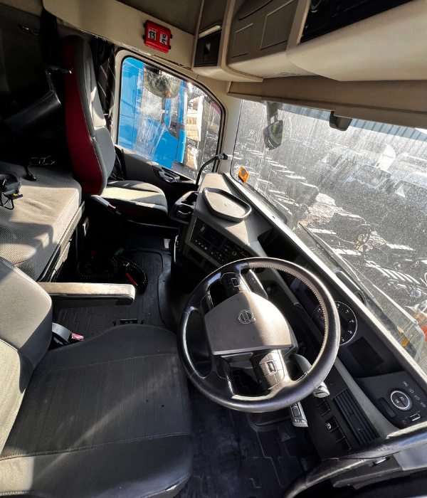VOLVO FH GLOBETROTTER CAB 4