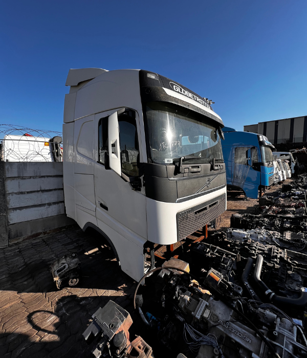 VOLVO FH GLOBETROTTER CAB