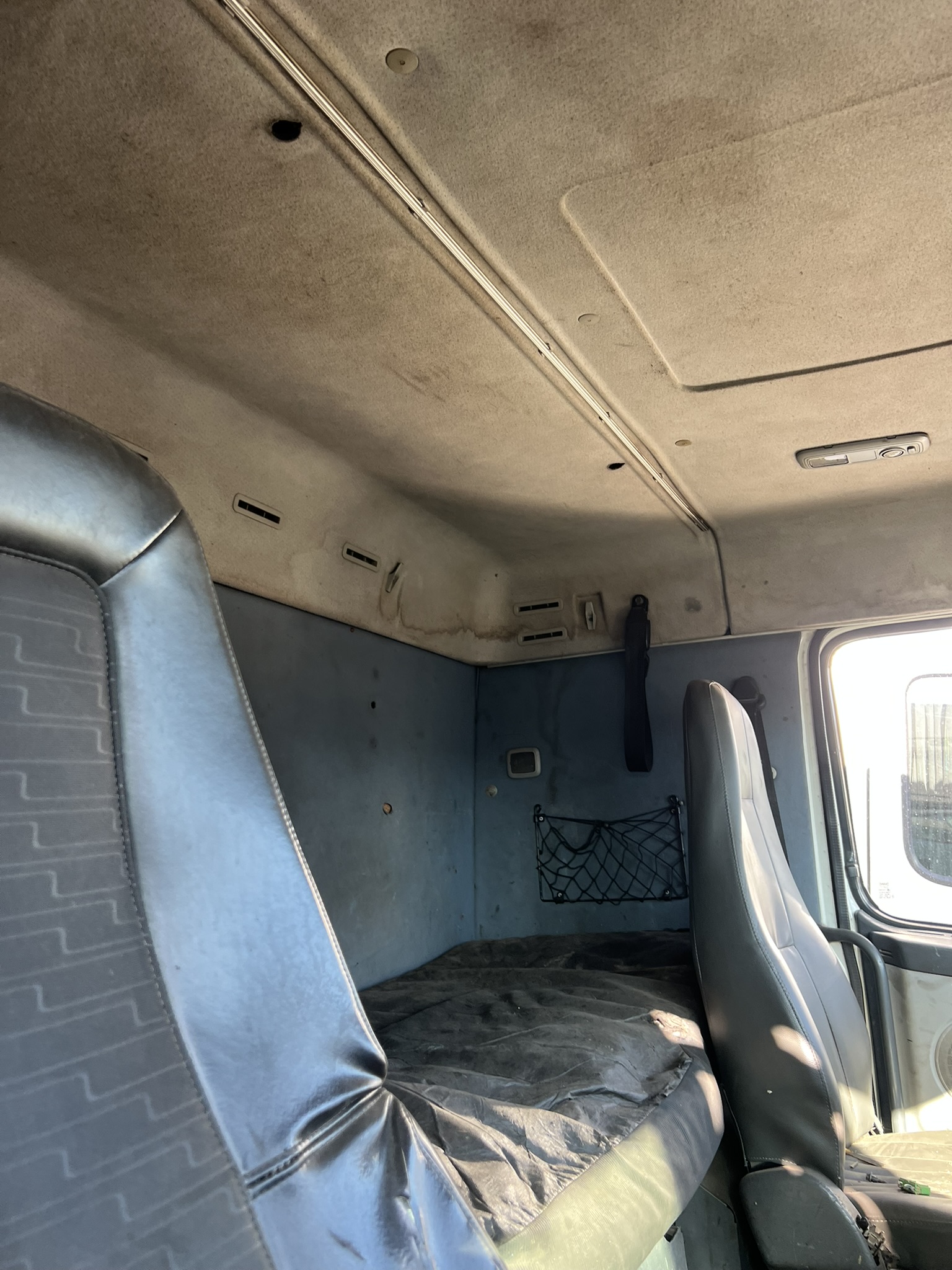 VOLVO FH V2 3 LOW ROOF CAB 4