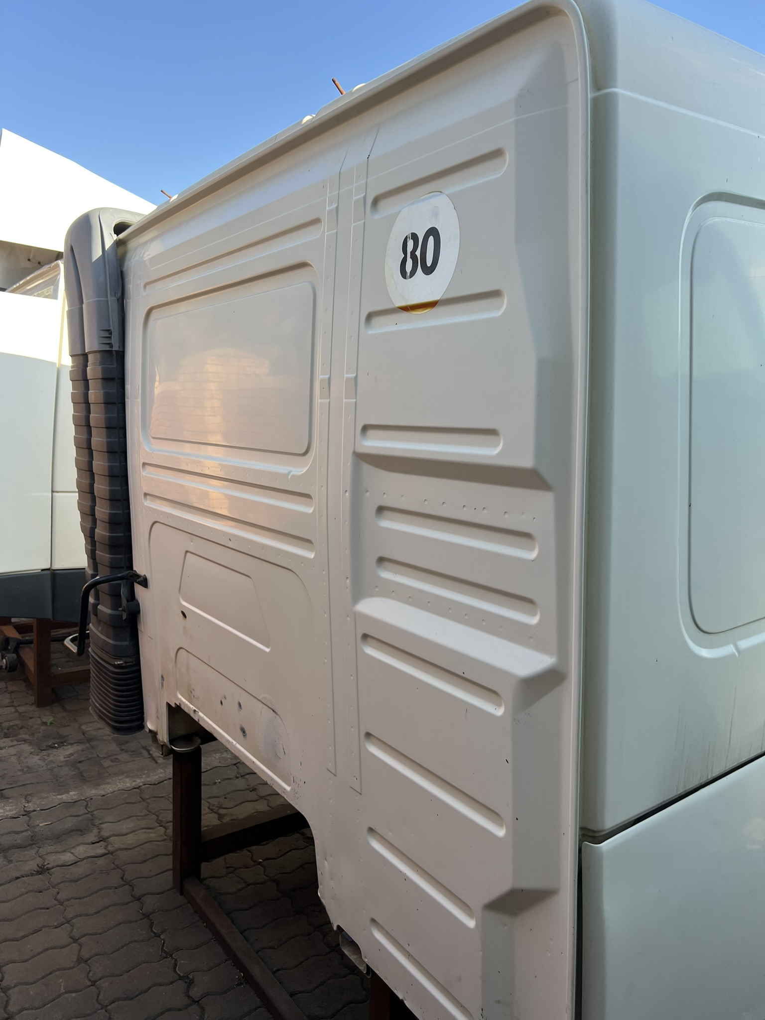 VOLVO FH V2 3 LOW ROOF CAB 5