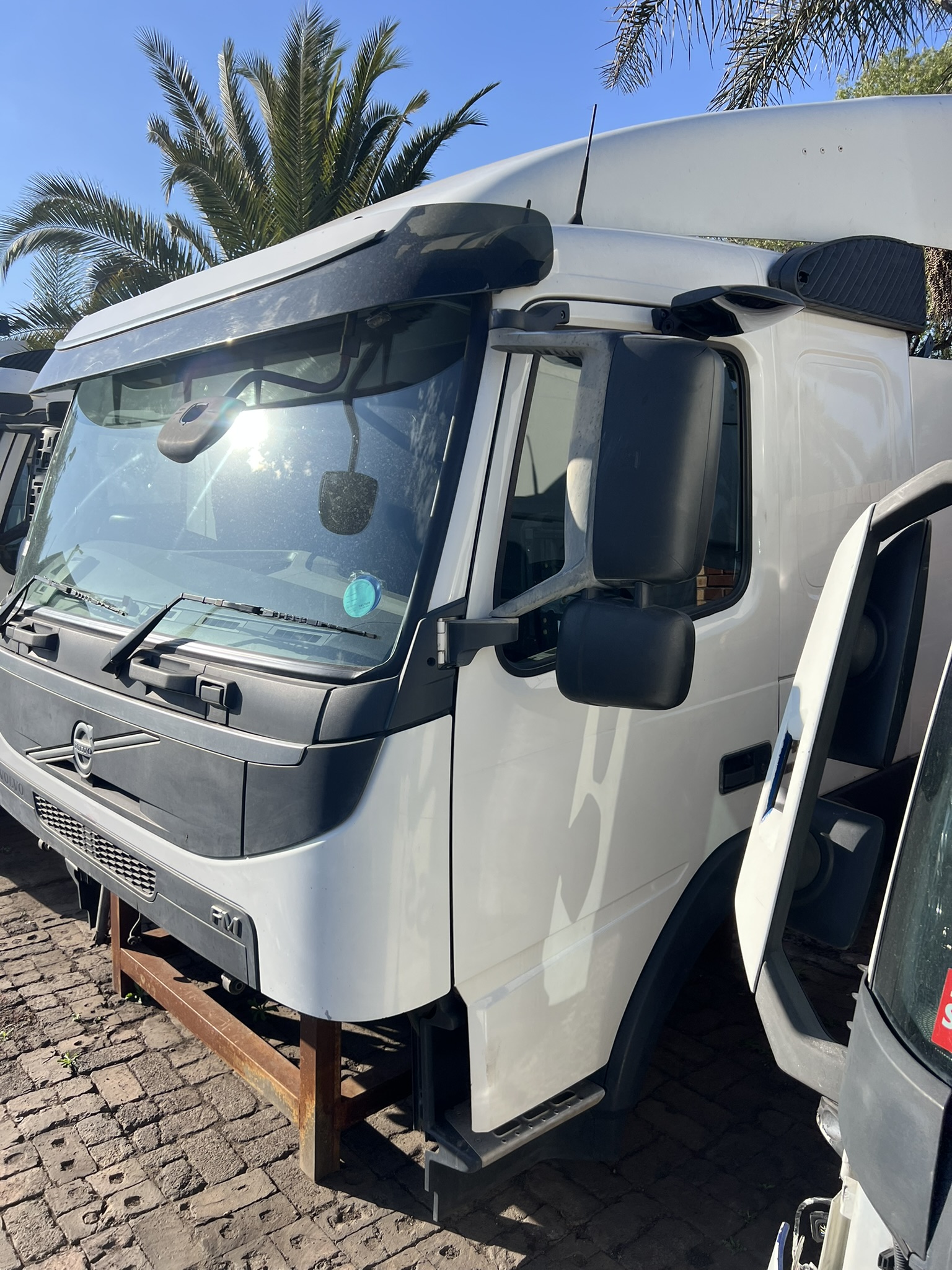 VOLVO FM FMX V4 CAB