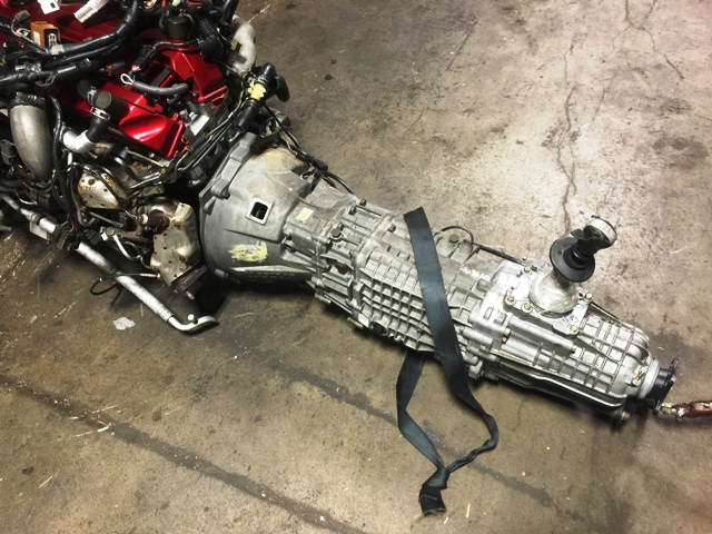 NISSAN SKYLINE GTR R34 RB26DETT MOTOR AND 6 SPEED GETRAG MT TRANSMISSION 3
