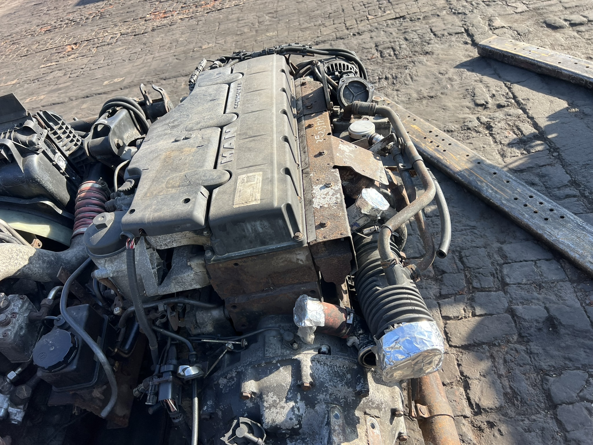 MAN D0836 COMMON RAIL ENGINE 2