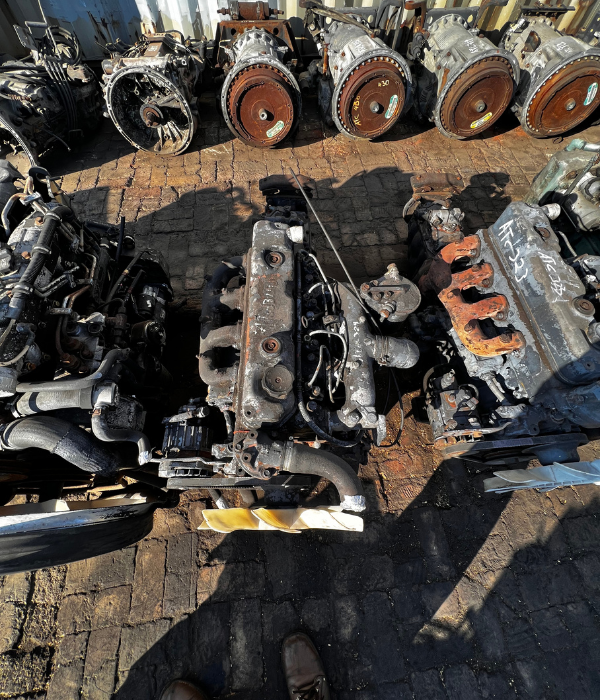 MITSUBISHI TRUCK PARTS ENGINES GEARBOXES AND CABS