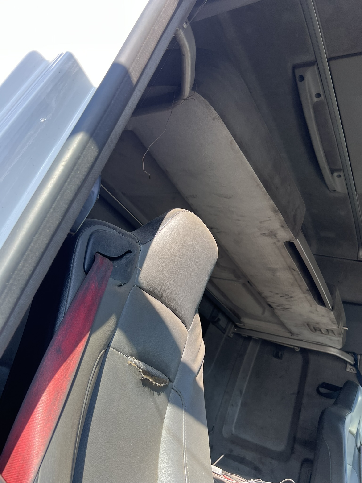 RENAULT NEW SHAPE CAB 4