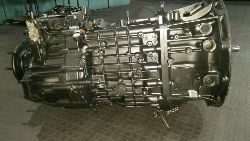 Nissan UD330 gearbox