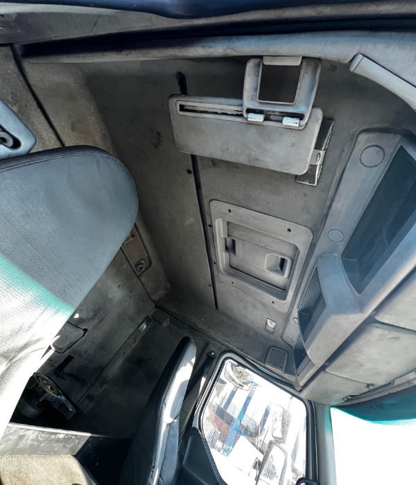 RENAULT TRUCK CAB 5