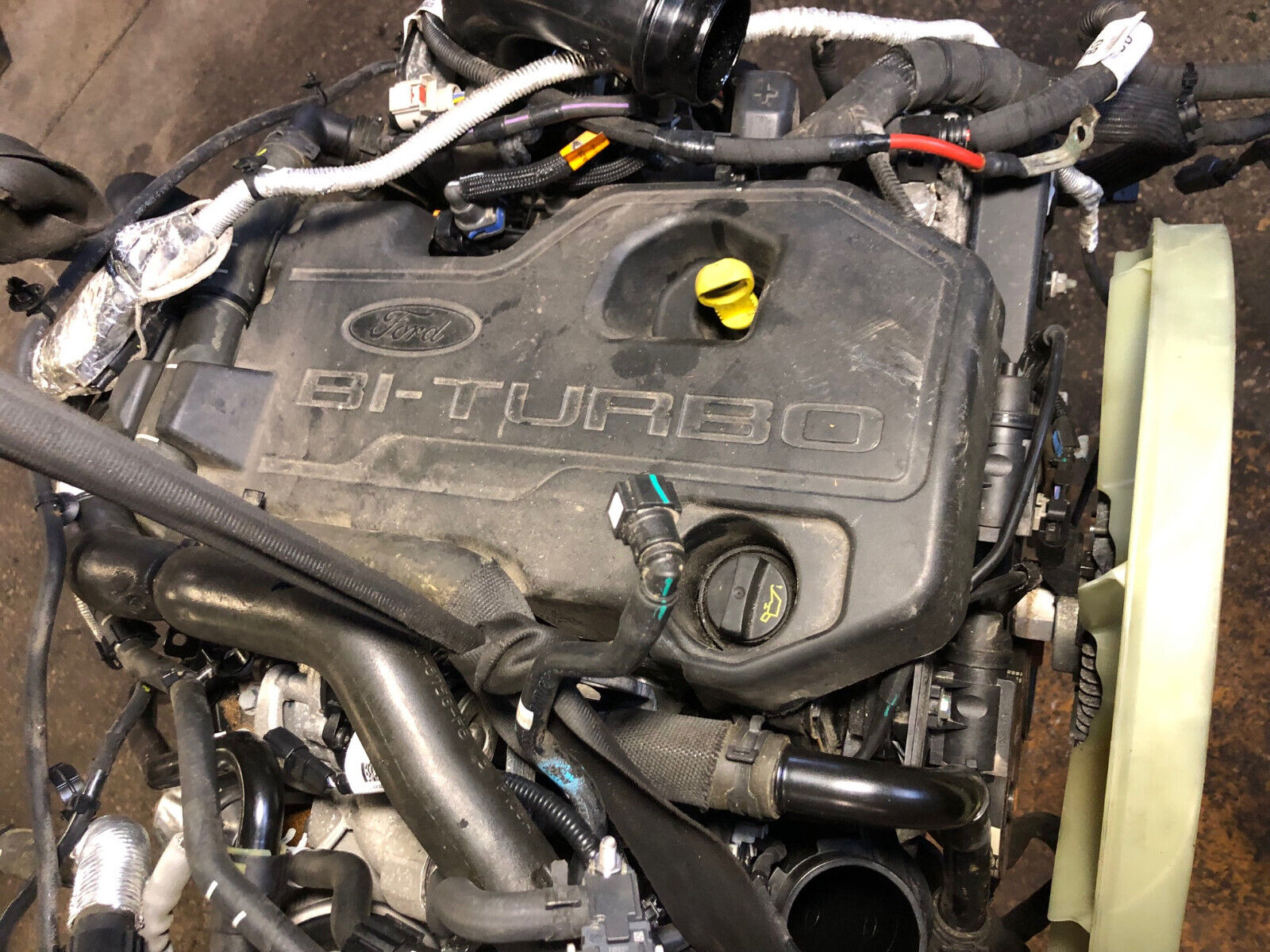 Ford Ranger year 2020 2.0d bi-turbo YN2X AX9WA engine 4